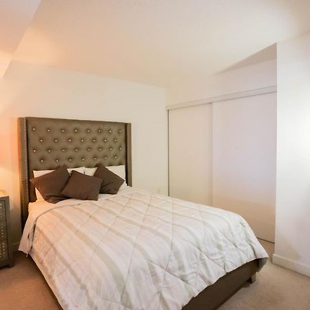 Cn Tower View Suite With Free Parking Торонто Екстер'єр фото