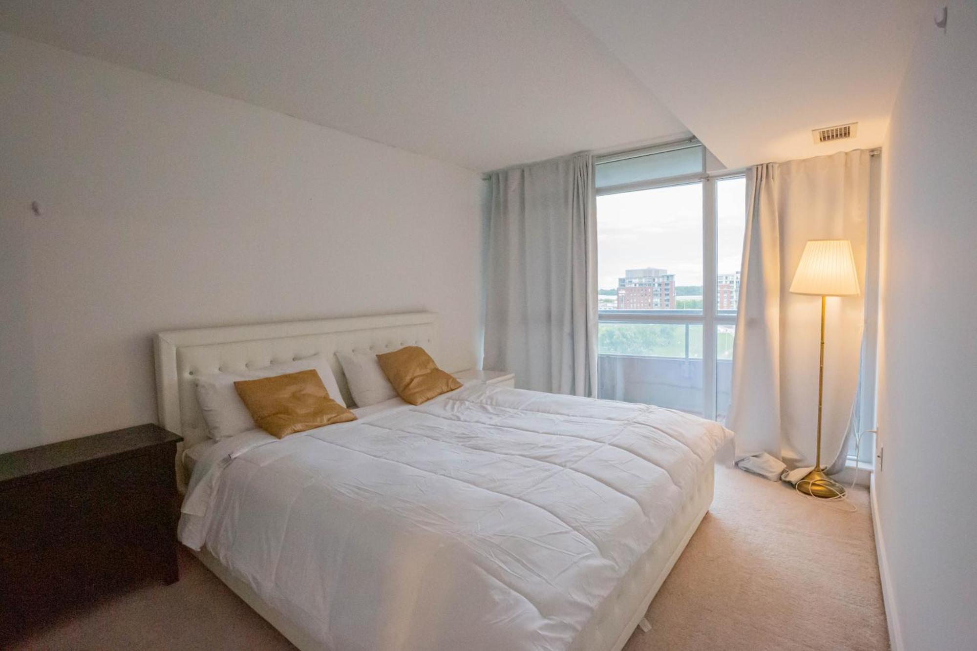 Cn Tower View Suite With Free Parking Торонто Екстер'єр фото